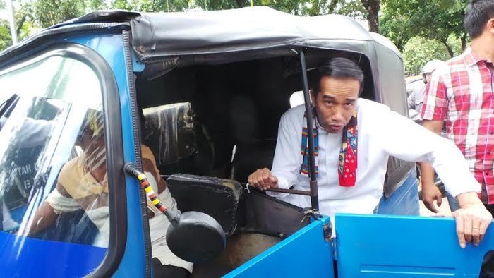 Diteriaki Warga Pak, RI-1 Yooo?!, Jokowi Menjawab Ngggiiiih