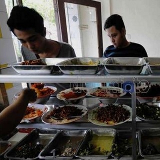 Harga Elpiji 12 Kg Melonjak, Makan di Warteg Makin Mahal