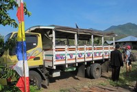 Meski sudah diberikan kursi, namun tetap bisa dilepas pasang. Karena kadang, ada penumpang yang ingin mencarter otokol ini untuk sekelompok orang saja dengan bawaan yang cukup banyak. Otokol melayani rute antar kota dan antar desa (Shafa/detikTravel)