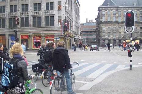 8 Kota yang Asyik Didatangi Bareng Sahabat (2)