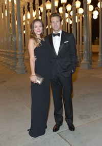 Olivia Wilde dan Jason Sudeikis mungkin jarang terlihat stylish sehari-hari, namun di karpet merah, mereka bagai api yang membara. Debut karpet merah mereka kerap saling menyeimbangkan satu sama lain tanpa mengorbankan keseksian sang wanita.