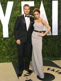 Untuk pasangan yang satu ini, sudah tak diragukan lagi mengingat keduanya adalah ikon fashion dari tahun ke tahun. Lebih baiknya lagi mereka mendonasikan sebagian besar pakaian bermerek mereka untuk amal.