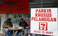 Jokowi menegaskan kepada Dinas P2B agar tegas dalam menangani hal tersebut.