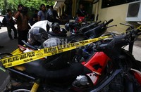 Polisi juga mengamankan lima unit sepeda motor.