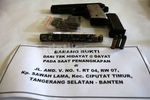 Polri Gelar Barang Bukti Milik Dayat Kacamata Cs