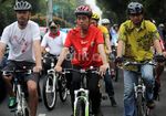 Jokowi Ngantor Naik Sepeda