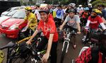 Jokowi Ngantor Naik Sepeda