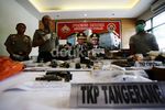 Polri Tunjukkan Foto Dayat Kacamata Cs