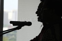 Irman Gusman menanggapi kenaikan harga elpiji 12 kg. Seperti diketahui, mulai 1 Januari 2014, gas elpiji 12 kg mengalami kenaikan. Kenaikan harga pokoknya sebesar 67% per kg, tapi harga jual eceran naiknya hampir dua kali lipat.