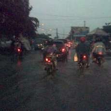 Waspada Hujan Merata di Surabaya