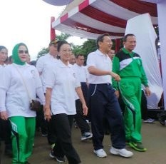 Wapres Jadi Pusat Perhatian Warga di Car Free Day HI