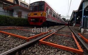 KRL Jurusan Jakarta Bogor Mogok, Perjalanan Kereta Sempat Terganggu