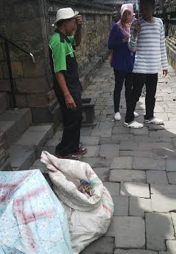 Duh, Banyak Wisatawan yang Buang Sampah Sembarangan di Borobudur