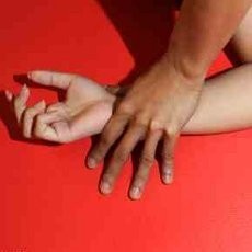 Wanita Polandia Diperkosa Saat Jalan-jalan dengan Puterinya di India