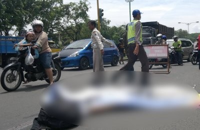 Mahasiswa Stikes Mojokerto Tewas Terlindas Dump Truk