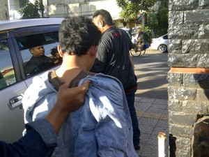 Sempat Tangkis Serangan, Ini Detik-detik Pembacokan Kapolsek Astana Anyar
