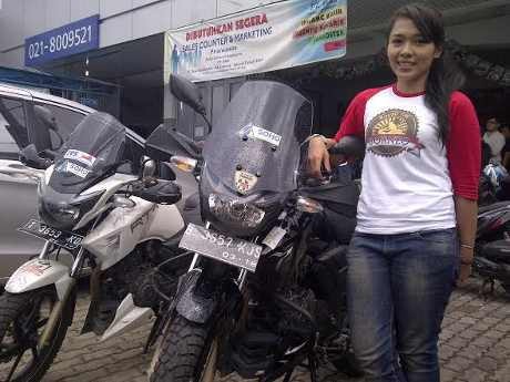 Ini Wanita Tangguh yang Bakal Keliling Kalimantan Naik Motor