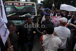 Aksi Tolak Penutupan Terminal Lebak Bulus