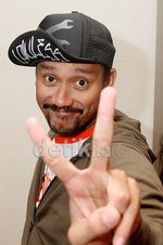 Keakraban Keluarga Tora Sudiro dan Mieke Amalia