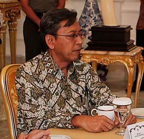 Wapres Boediono Tinjau Renovasi Bandara Halim