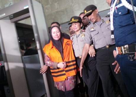 Ratu Atut dan Wawan Jadi Tersangka di Kasus Alkes Banten