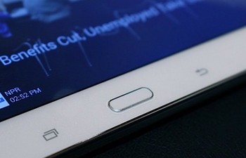     Untuk RAM Galaxy Note Pro memiliki 3GB dan juga memiliki kemampuan baterainya yang juga tak kalah sangar dengan 9500 mAh. (kredit foto: engadget)