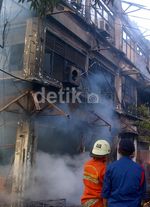Gedung C FISIP UI Depok Terbakar