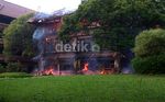 Gedung C FISIP UI Depok Terbakar