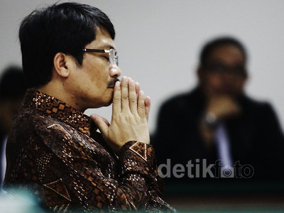 Mantan Kepala SKK Migas Jalani Sidang Perdana