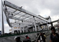 Berdasarkan gambar rencana detail engineering design (DED), renovasi total Terminal Manggarai dimulai dari pembangunan gedung kantor menjadi empat lantai, selter busway, dan jalur pejalan kaki yang terintegrasi dengan shelter.