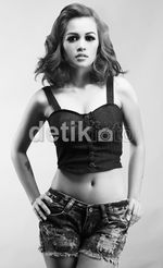 Erin Blancin si Pedangdut Seksi