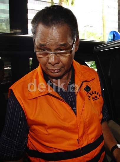 Hambit Bintih Didakwa Menyuap Akil Mochtar Rp 3,075 Miliar