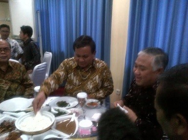Prabowo Makan Siang Bersama Din Syamsuddin di Kantor PP Muhammadiyah