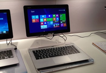 Beberapa sumber menyebutkan, Intel menggunakan teknik emulasi software untuk dapat menjalankan Android pada prosesor berbasis x86 besutannya. (kredit foto: dailytech)