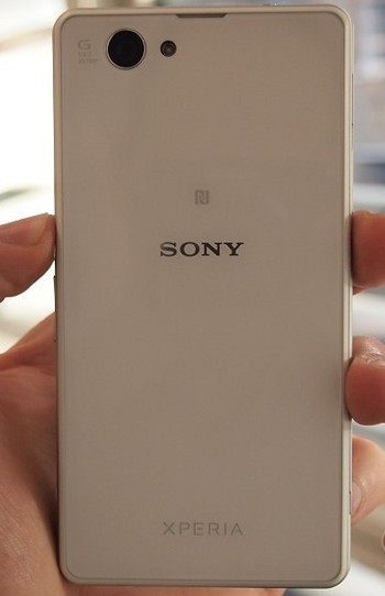 Xperia Z1 Compact akan segera menyambangi pasar internasional dalam waktu dekat. (kredit foto: gsmarena)