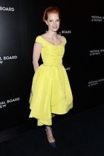 Dress Kuning ala Jessica Chastain