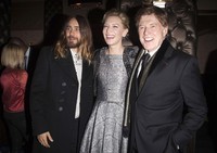Di acara bergengsi tersebut, Cate Blanchett juga sempat berfoto bersama musisi Jared Leto dan aktor Robert Redford. REUTERS/Carlo Allegri.