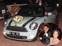 Sebuah mobil Mini Cooper dipersembahkan Gading Marten untuk Gisel di hari pernikahannya. (dok. detikHOT)