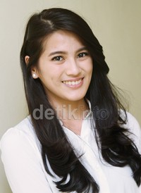 Alyssa tersenyum manis. Gus Mun/detikHOT.