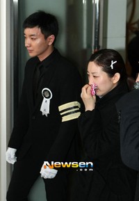 Kesedihan terpancar dari wajah Leeteuk. Newsen/Lee Han Hyung.