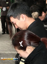 Leeteuk pun tak kuasa menahan air matanya. Newsen/Lee Han Hyung.