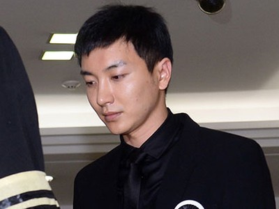 Suasana Duka di Pemakaman Ayah Leeteuk Super Junior