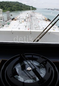 Dalam perjalanan panjang yang akan menempuh waktu antara 28 hingga 30 hari tersebut, kapal milik Pertamina ini juga dilengkapi dengan fasilitas keamanan untuk mencegah serangan dari perompak Somalia.