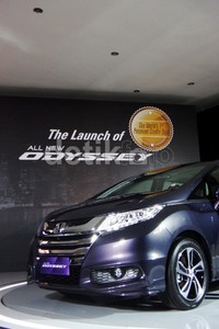 All New Honda Odyssey dibekali mesin 2.4L DOHC i-VTEC yang mampu menghasilkan tenaga sebesar 175 PS pada 6.200 rpm dengan torsi maksimal 23 Kg.m pada 4.000 rpm.