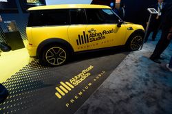 Deretan Mobil Canggih di Pesta Gadget Dunia