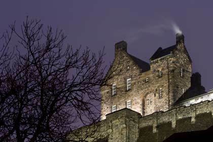 6 Kastil Berhantu & Menyeramkan di Eropa