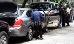 KPK Cek Kondisi Mobil Akil Mochtar