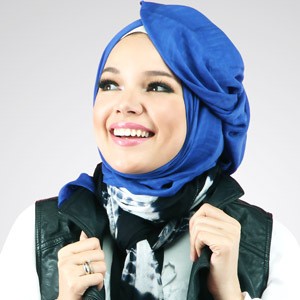 Setelah Berjilbab, Dewi Sandra Cari Formula Baru dalam Menyanyi