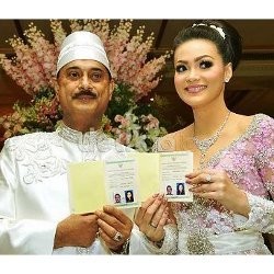 Christy Jusung Bicara Perceraian Ditemani Ibunda Nikita Willy