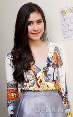 Senyuman Manis Syahnaz Sadiqah